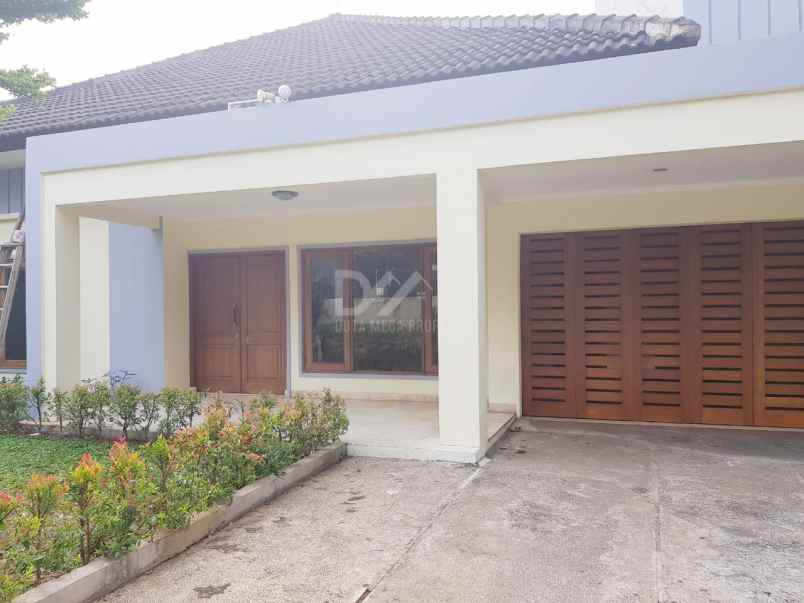 dijual rumah luas di kemang jakarta selatan