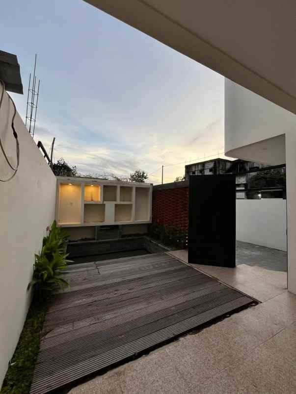 dijual rumah maguwoharjo depok sleman