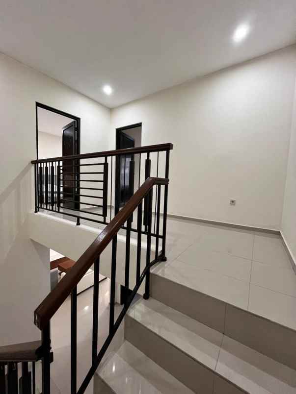 dijual rumah maguwoharjo depok sleman