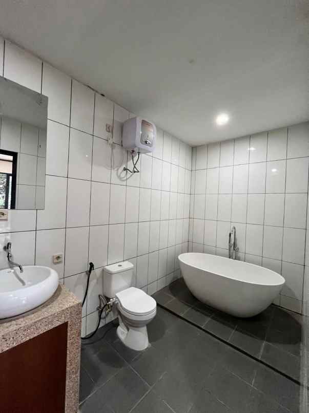 dijual rumah maguwoharjo depok sleman