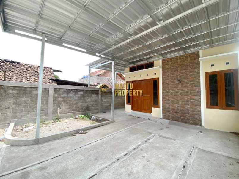 dijual rumah malikan sumberharjo