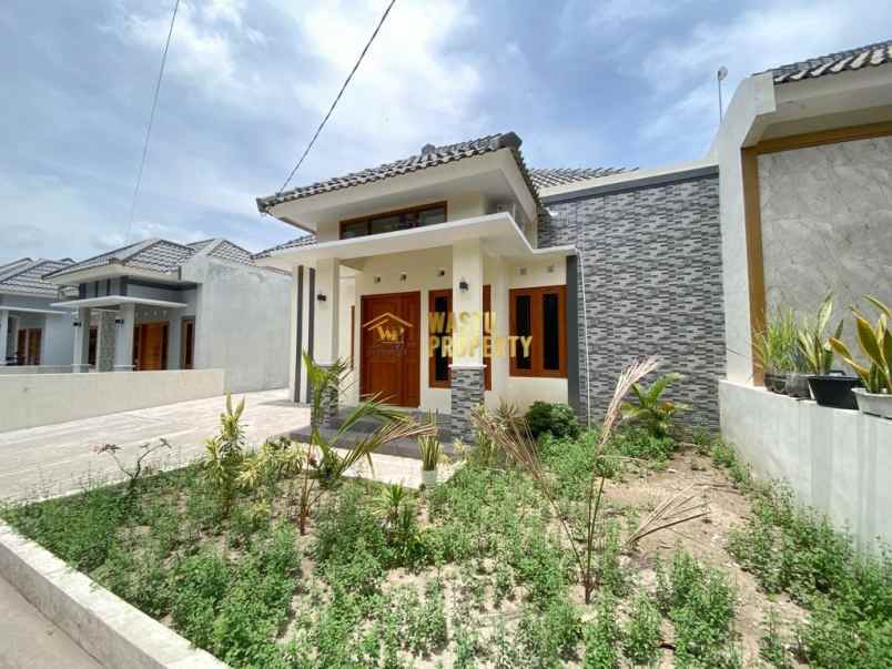 dijual rumah malikan sumberharjo