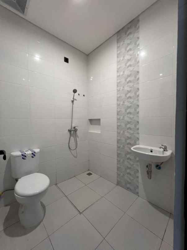 dijual rumah manukan