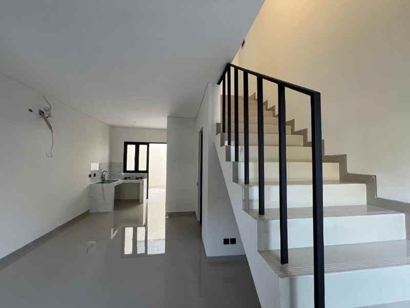 dijual rumah manukan