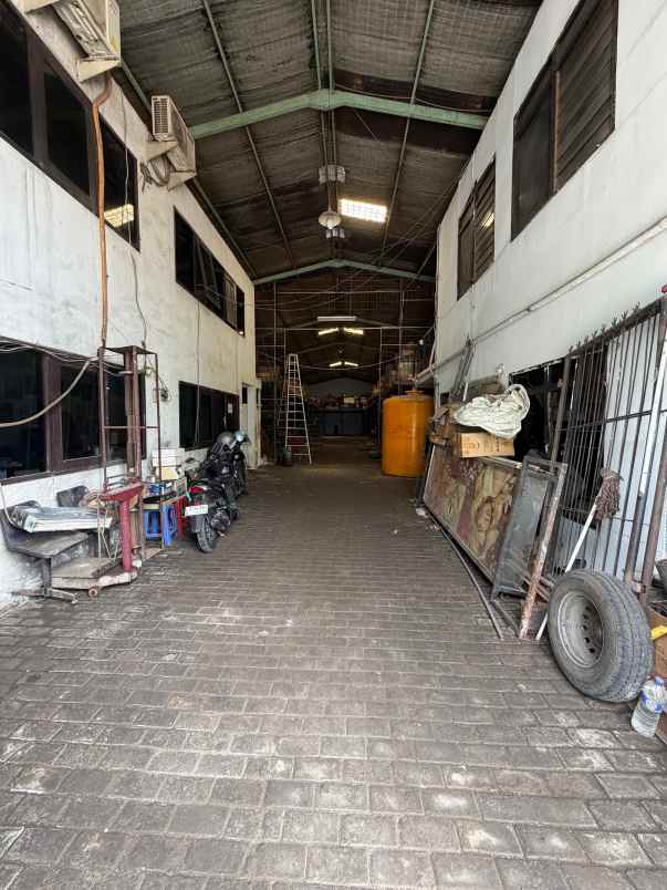 dijual rumah margomulyo permai