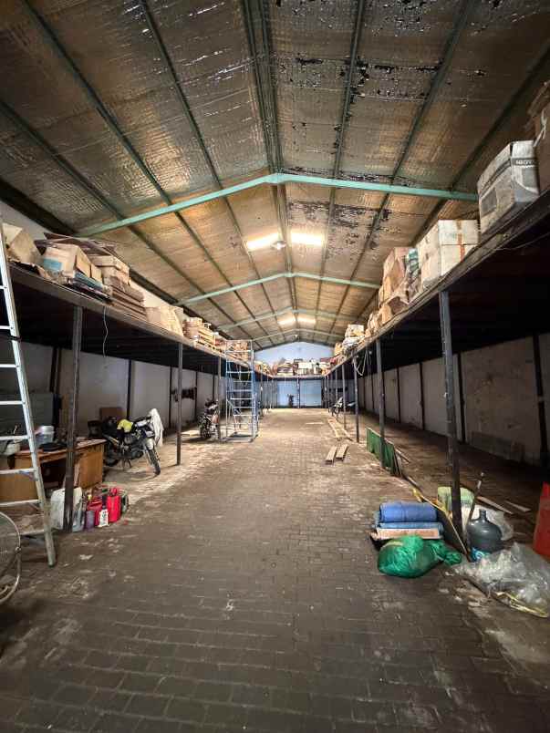 dijual rumah margomulyo permai