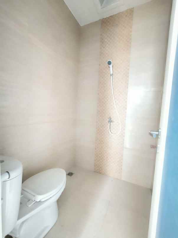 dijual rumah medokan ayu