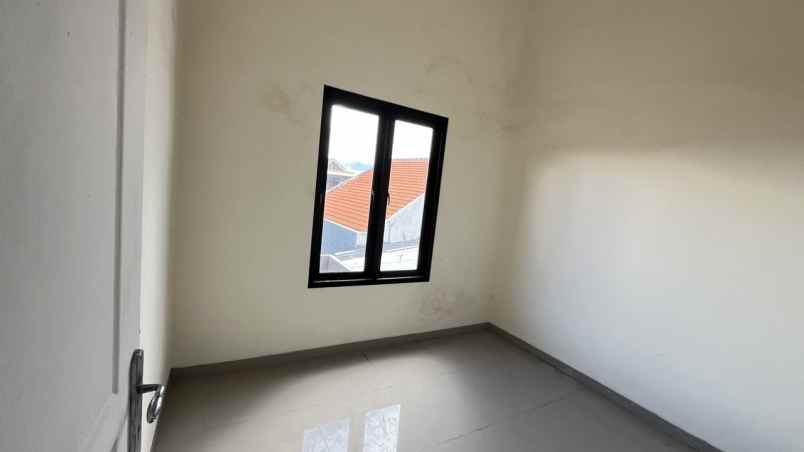 dijual rumah medokan ayu tambak