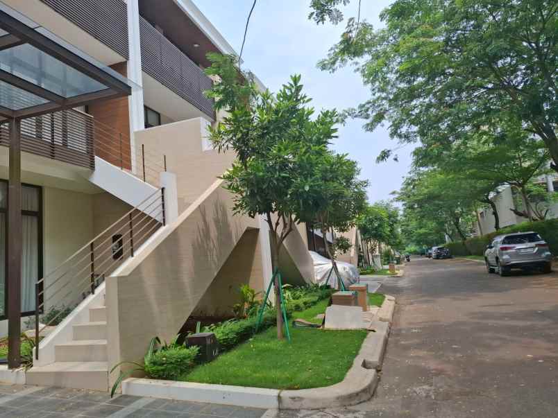dijual rumah morizen residence