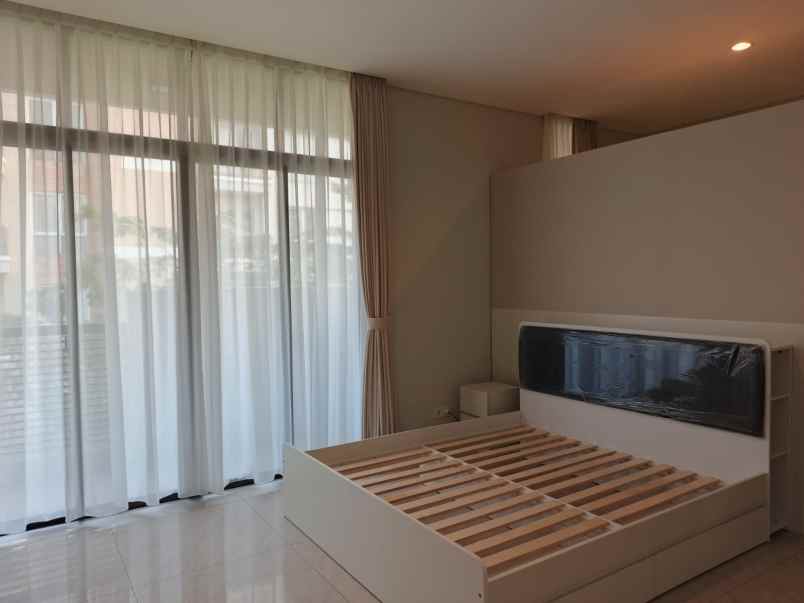 dijual rumah morizen residence