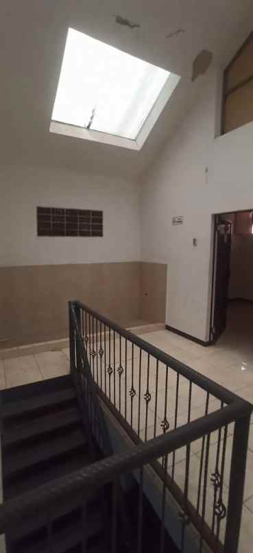 dijual rumah nirwana eksekutif
