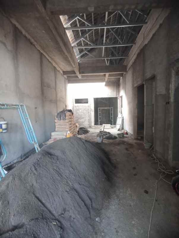 dijual rumah nirwana eksekutif