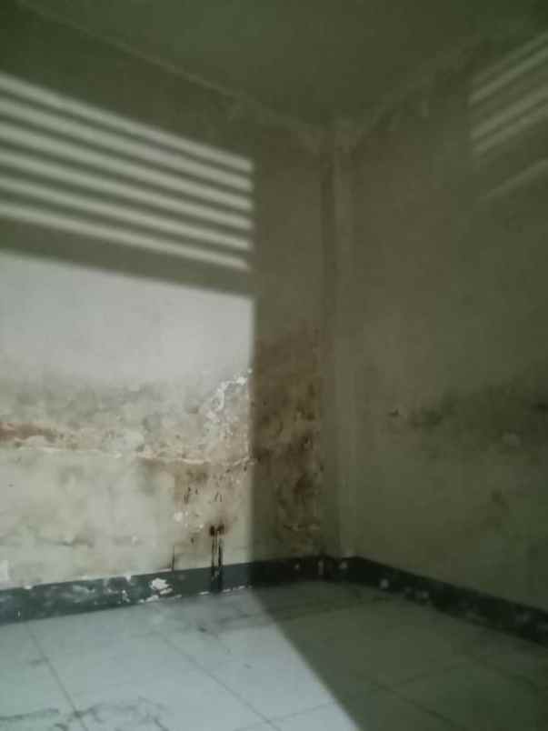 dijual rumah nyengseret