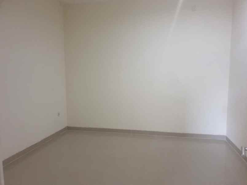 dijual rumah pakuwon city