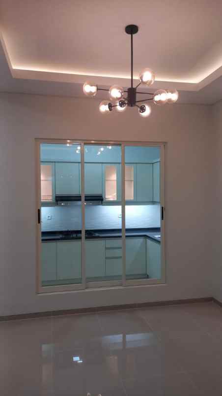 dijual rumah pakuwon city