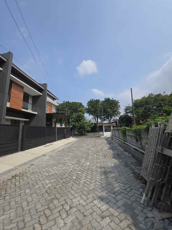 dijual rumah panjang jiwo