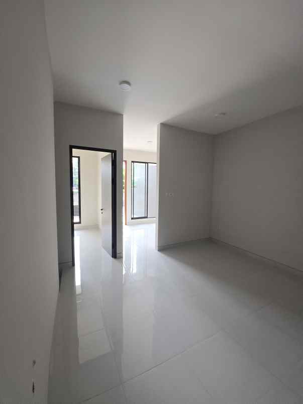 dijual rumah panjang jiwo