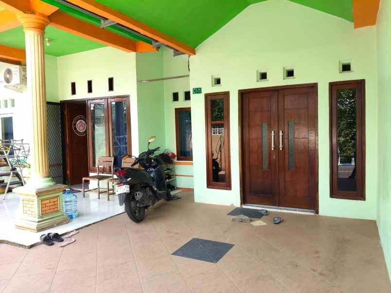 dijual rumah perum taman puspa sidoarjo