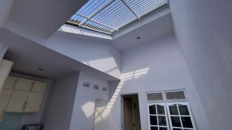 dijual rumah perumahan taman dadap