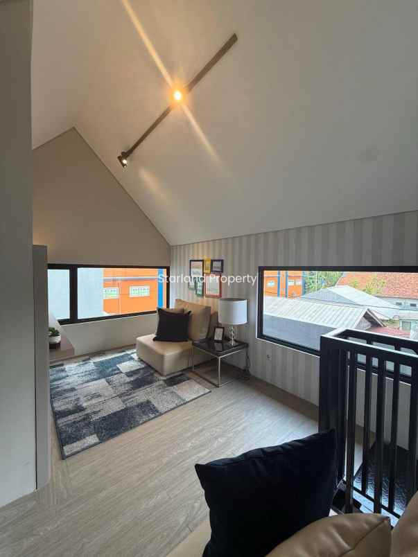 dijual rumah petukangan selatan