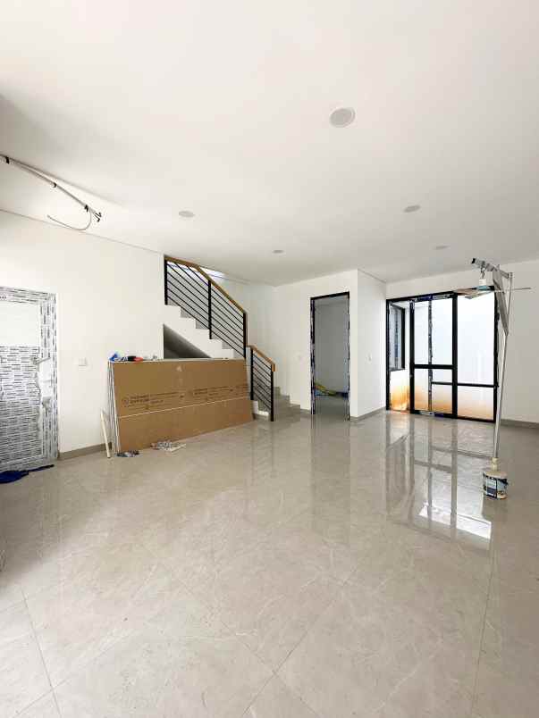 dijual rumah pondok bambu