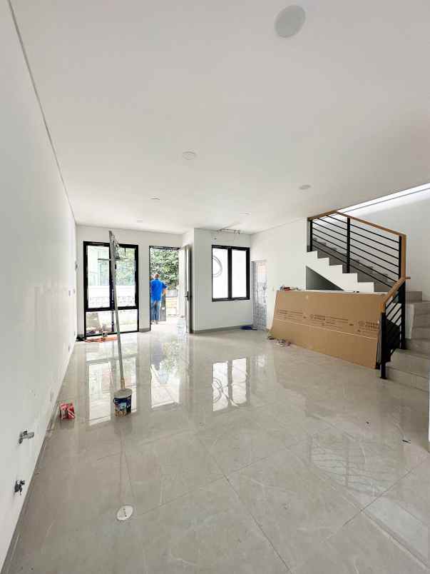 dijual rumah pondok bambu