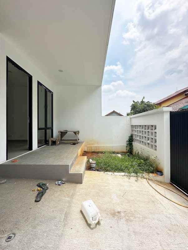 dijual rumah pondok bambu