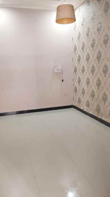 dijual rumah pondok kacang barat