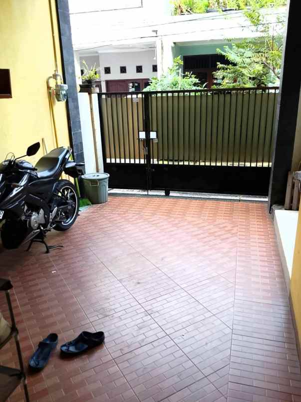 dijual rumah pondok kelapa
