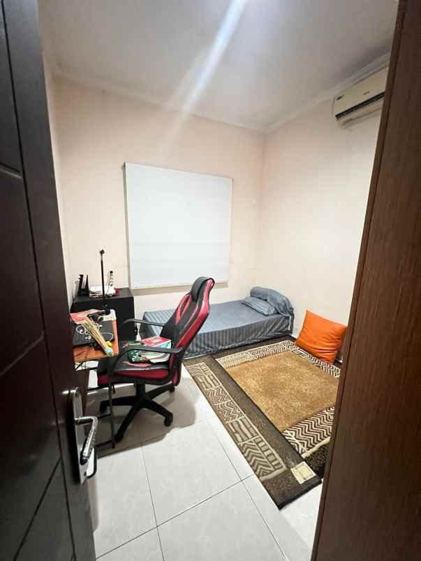 dijual rumah pondok kelapa