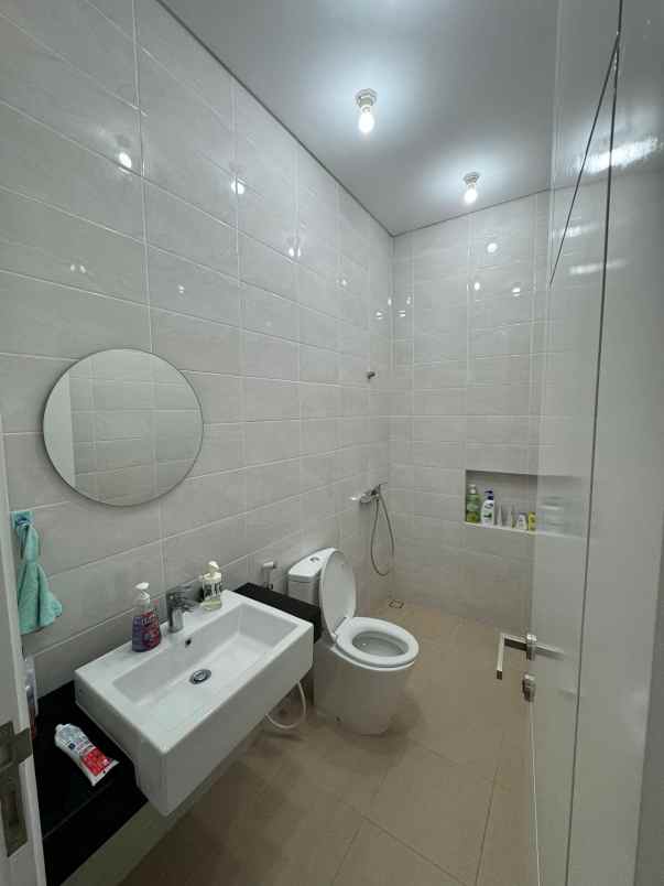 dijual rumah puri galaxy