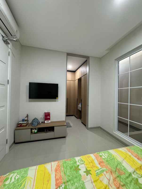 dijual rumah puri galaxy