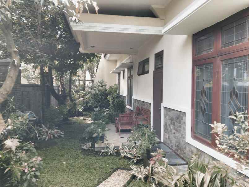 dijual rumah rajamantri