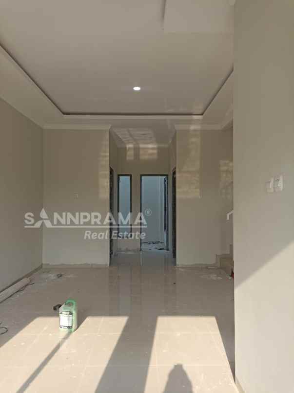 dijual rumah ratujaya