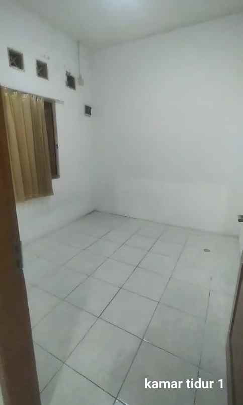 dijual rumah rempoa ciputat timur