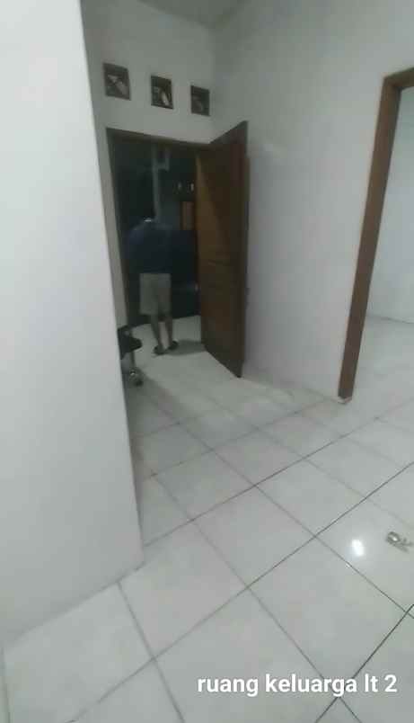 dijual rumah rempoa ciputat timur