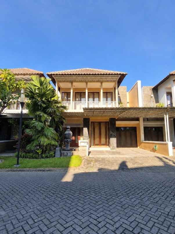 dijual rumah royal residence