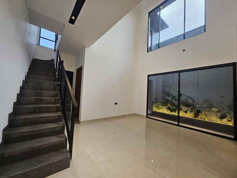 dijual rumah rungkut