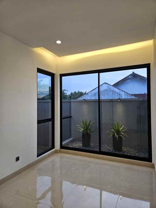 dijual rumah rungkut