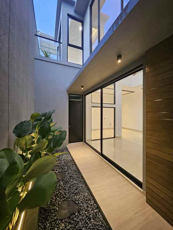 dijual rumah rungkut