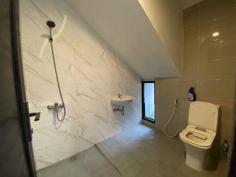 dijual rumah sanggrahan ngestiharjo