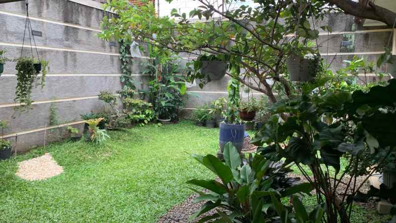 dijual rumah sariwangi