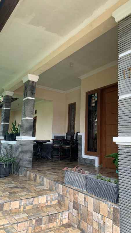 dijual rumah sariwangi