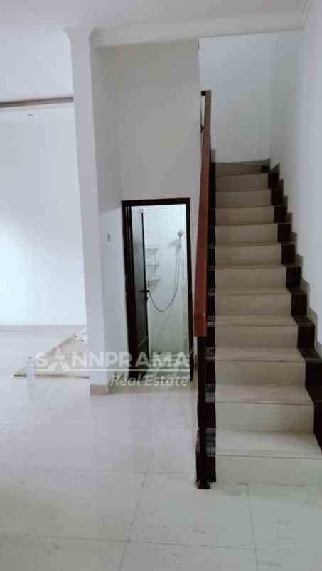 dijual rumah sawangan lama