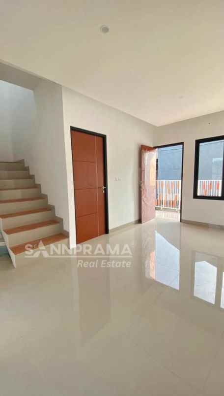 dijual rumah sawangan permai