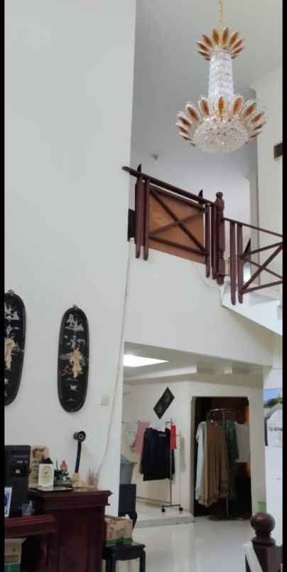 dijual rumah semolowaru elok