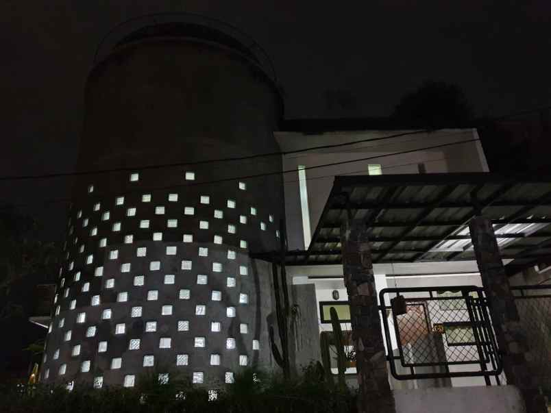 dijual rumah strategis asri indah di kota bandung