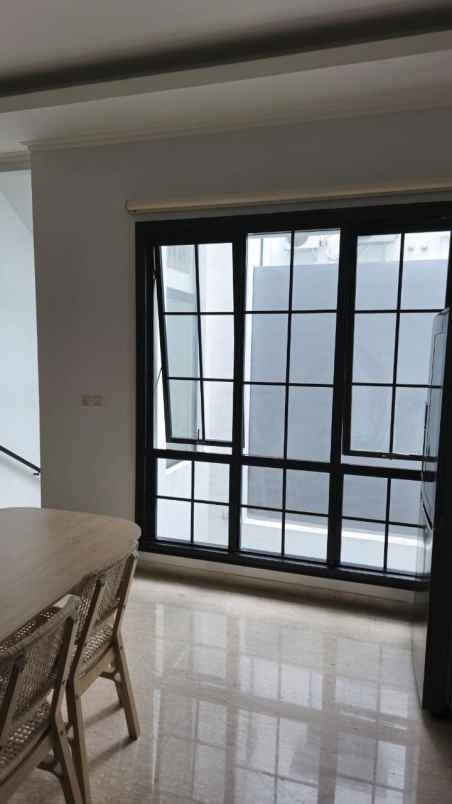 dijual rumah sutera winona alam sutera