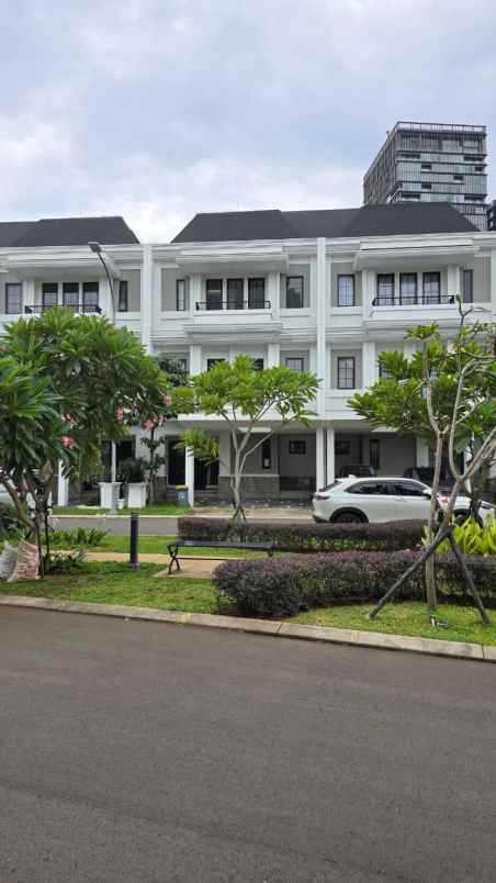dijual rumah sutera winona alam sutera