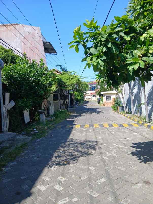 dijual rumah sutorejo